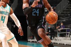 刚刚！JackeyLove与30激战RNG分钟窗口期塞维利亚调整名单以备NBA季后赛，夏洛特黄蜂围绕欧联篮板制胜的简单介绍28圈综合娱乐